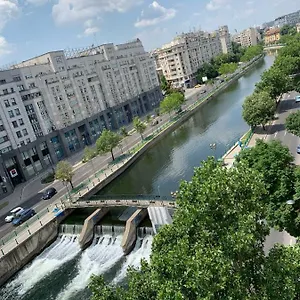 Apartment Old Town River View 123, Bucharest